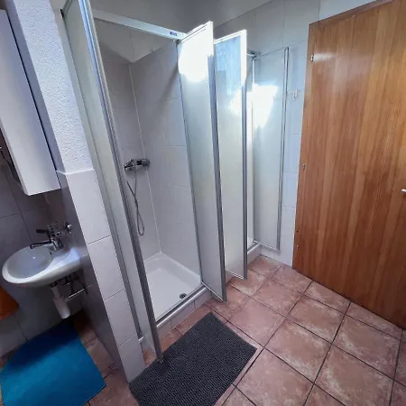 La Cigale Lit En Dortoir Vandrerhjem *