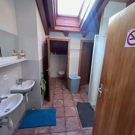 La Cigale Lit En Dortoir Saxon